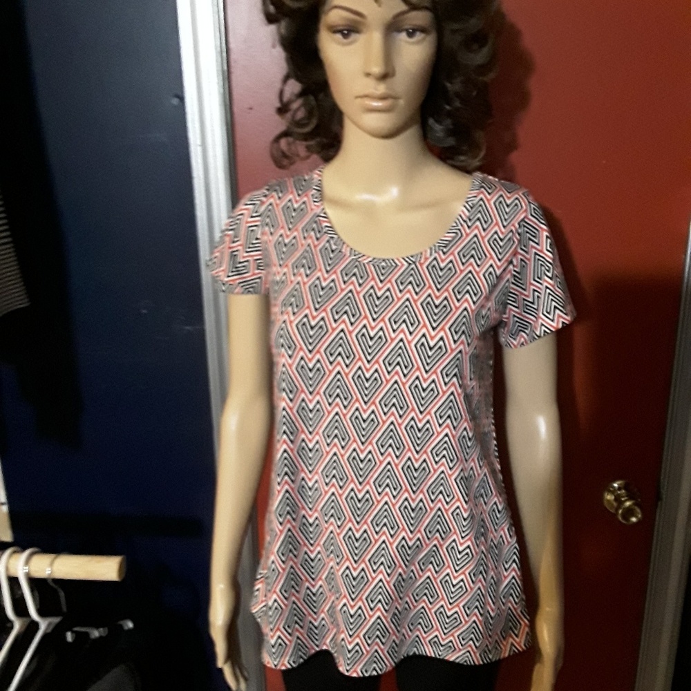 LuLaRoe Irma geometric print top size XXS